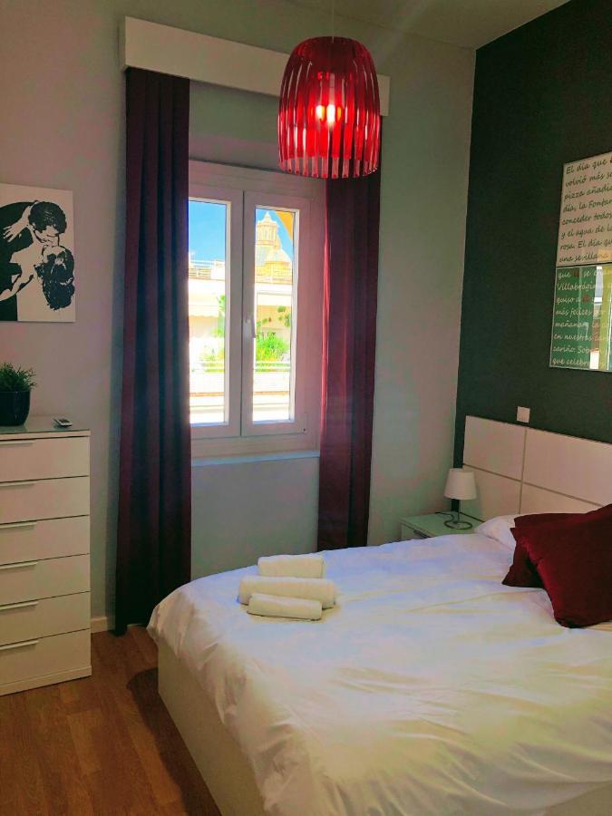 Central Apartment In Севиля Екстериор снимка